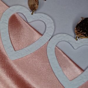 Aretes corazón blanco