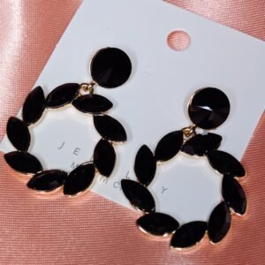 Aretes fantasía color negro