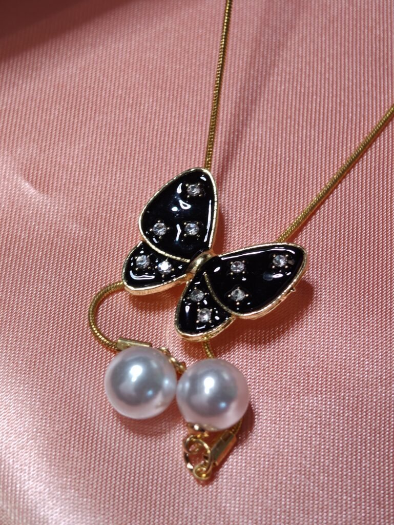 Collar largo mariposa